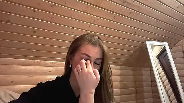 TessSamul online show from April 2026 08:09:02 PM