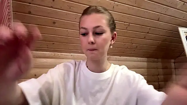 Snapshot of TessSamul chatting on May 2026 04:01:02 PM TessSamul online show from May 2026 04:01:02 PM