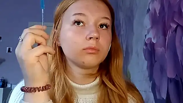 ChantayCambronne online show from April 2026 08:28:02 AM