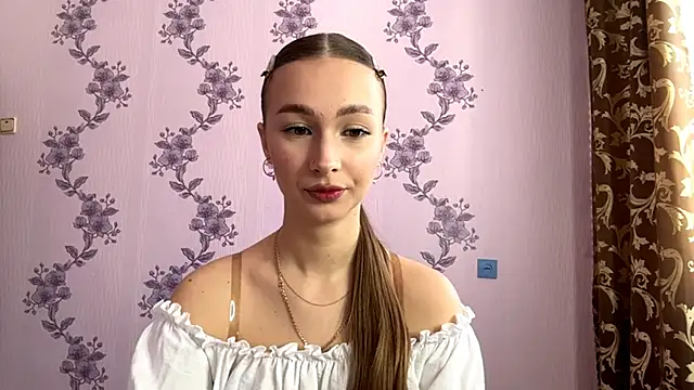 Snapshot of LacieHelaire chatting on March 2026 07:04:02 AM LacieHelaire online show from March 2026 07:04:02 AM