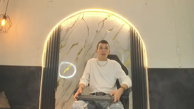 Snapshot of Isaak_26 chatting on February 2026 12:25:01 PM Isaak 26 online show from February 2026 12:25:01 PM