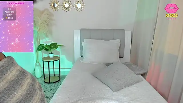 Snapshot of antonela-bella chatting on June 2026 02:30:02 PM antonela-bella online show from June 2026 02:30:02 PM