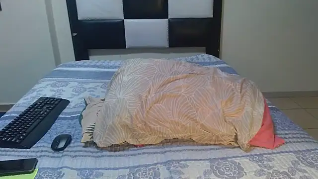 VeronaDimexx online show from April 2026 09:32:01 PM