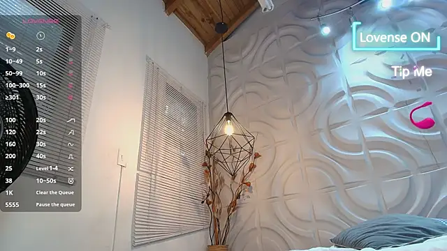 sophieBlair  online show from April 2026 07:18:02 PM