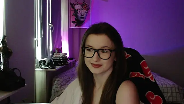 LunaXcherry online show from April 2026 04:45:02 PM