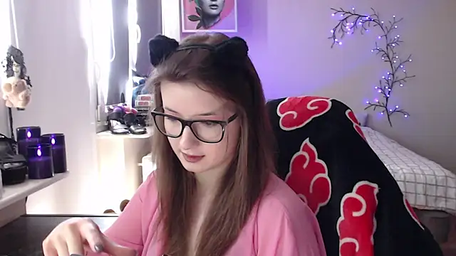 Snapshot of LunaXcherry chatting on May 2026 09:03:02 AM LunaXcherry online show from May 2026 09:03:02 AM