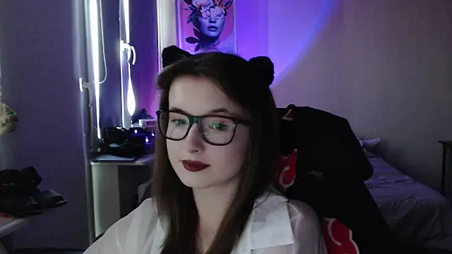 Snapshot of LunaXcherry chatting on May 2026 05:42:02 PM LunaXcherry online show from May 2026 05:42:02 PM