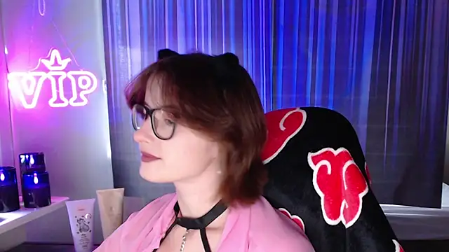 LunaXcherry online show from July 2026 04:36:01 PM