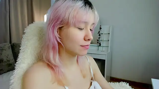 EmilyTrase online show from June 2026 01:19:01 AM