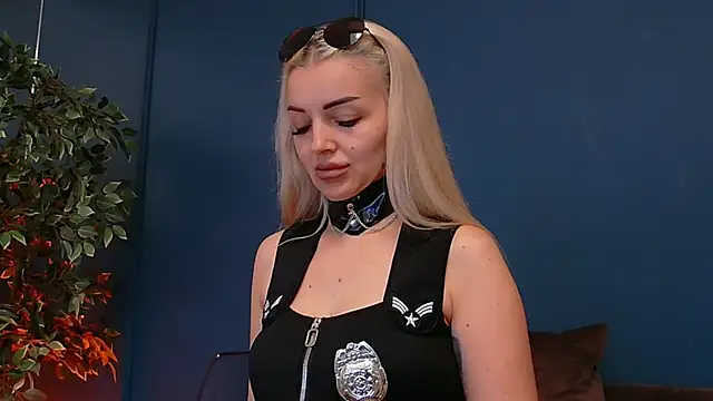 DeeaVIP online show from April 2026 06:05:02 AM