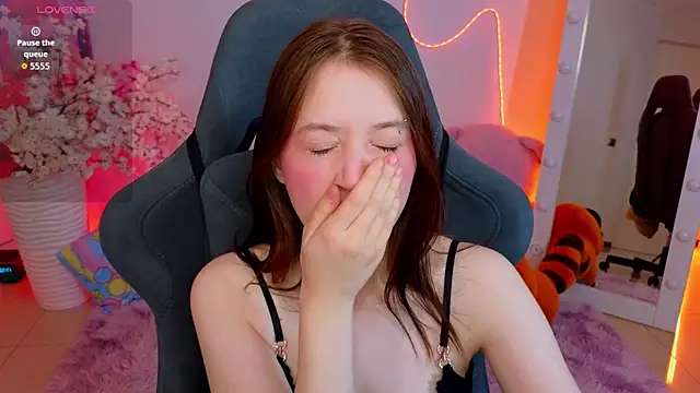 MmollyMay online show from April 2026 10:50:01 AM