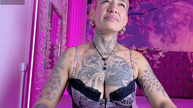 Everlyn sexx online show from February 2026 01:52:02 PM