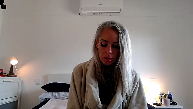 Sophie-Logan-Ink online show from April 2026 09:34:02 AM