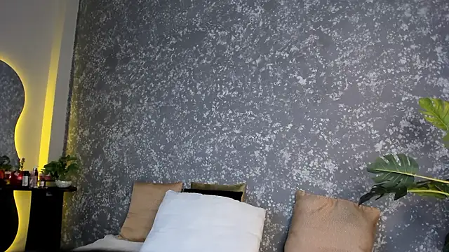 emma  summers online show from March 2026 07:18:02 PM