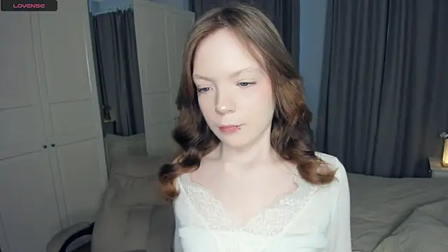 LavenderMitten online show from April 2026 05:33:02 AM