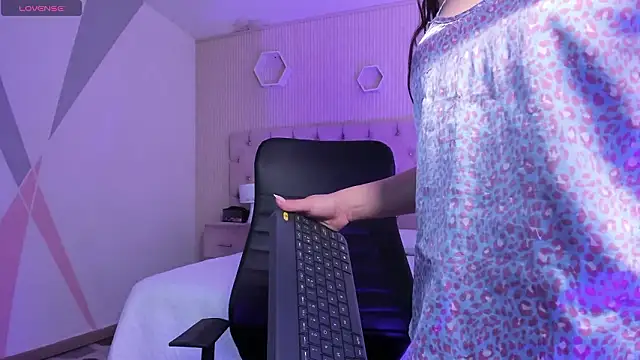 DulcePrince  online show from February 2026 12:17:01 PM