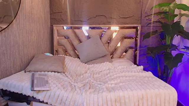 sasha gracee  online show from March 2026 12:55:01 PM