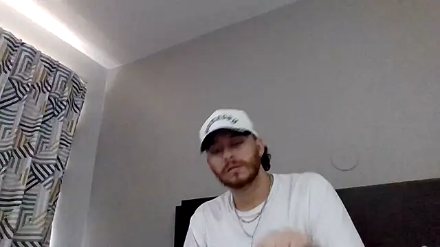 Snapshot of Tallhungandcloudy chatting on April 2026 11:07:01 PM Tallhungandcloudy online show from April 2026 11:07:01 PM