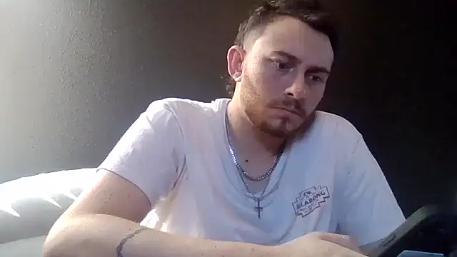Snapshot of Tallhungandcloudy chatting on May 2026 03:40:02 PM Tallhungandcloudy online show from May 2026 03:40:02 PM