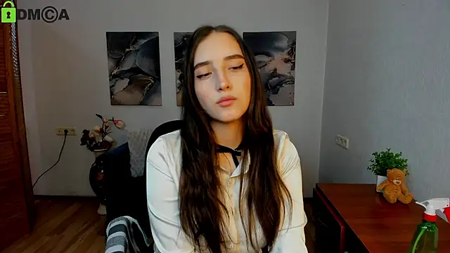 Effy Royse online show from March 2026 06:31:02 AM