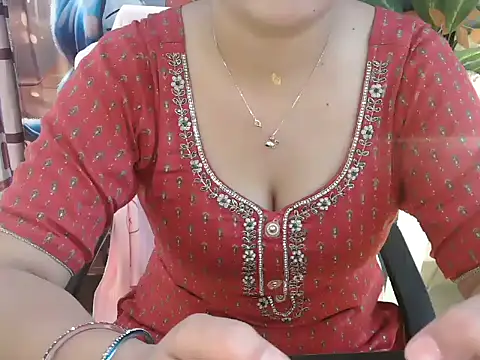 Snapshot of _chitranshi chatting on May 2026 06:32:01 AM chitranshi online show from May 2026 06:32:01 AM