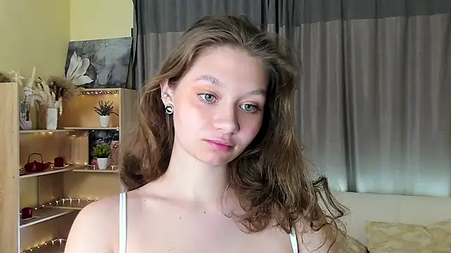 HolliBillig online show from April 2026 07:03:02 PM