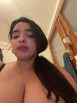 Snapshot of Mayaslow chatting on June 2026 12:26:01 AM Mayaslow online show from June 2026 12:26:01 AM