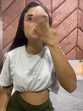 Sunny Linn online show from April 2026 10:43:01 AM