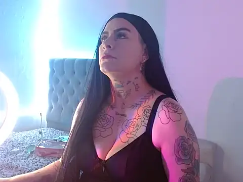 Snapshot of mia_vantt chatting on February 2026 07:10:01 PM mia vantt online show from February 2026 07:10:01 PM