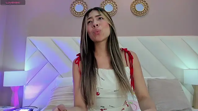 Snapshot of ValeryGomezz chatting on May 2026 01:16:02 PM ValeryGomezz online show from May 2026 01:16:02 PM