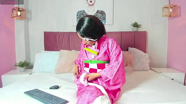 emma wilder  online show from February 2026 07:43:01 PM