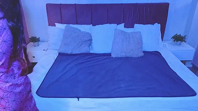 emma wilder  online show from April 2026 08:06:02 PM