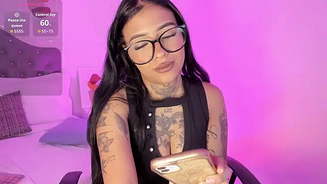 Snapshot of Aisha_Haddad chatting on February 2026 02:03:01 PM Aisha Haddad online show from February 2026 02:03:01 PM