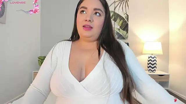 Snapshot of AgathaBloom_ chatting on February 2026 01:07:02 PM AgathaBloom online show from February 2026 01:07:02 PM