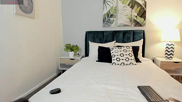 Snapshot of AgathaBloom_ chatting on February 2026 01:11:02 PM AgathaBloom online show from February 2026 01:11:02 PM