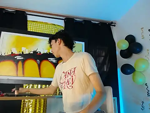 jullian ricci online show from March 2026 08:13:02 PM