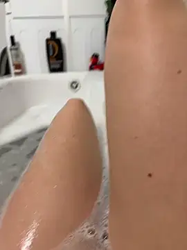 Ninimaus online show from March 2026 05:48:02 PM