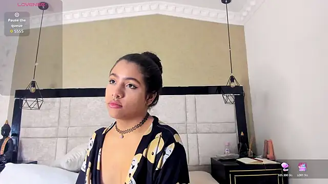 CloheBell online show from April 2026 06:22:01 PM