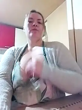 HotStepmommy4 online show from February 2026 05:09:02 PM