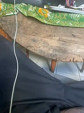 Snapshot of longuebitenoire971 chatting on February 2026 06:08:02 PM longuebitenoire971 online show from February 2026 06:08:02 PM