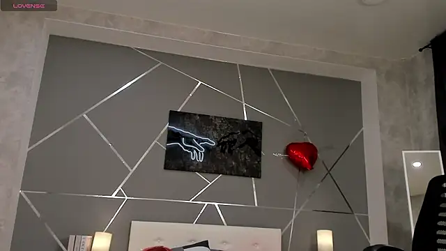 naomi reiss online show from February 2026 01:17:01 AM