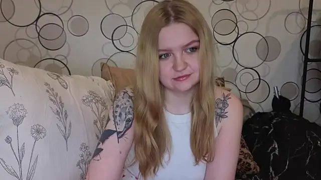 Snapshot of AnitaXVine chatting on June 2026 06:53:01 PM AnitaXVine online show from June 2026 06:53:01 PM