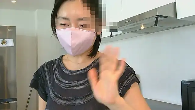 Mochi-Momo online show from April 2026 04:53:01 AM