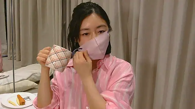 Mochi-Momo online show from April 2026 02:43:01 PM