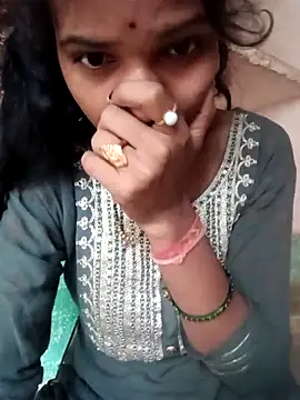 Snapshot of Desi_Couple_P chatting on May 2026 12:49:01 AM Desi Couple P online show from May 2026 12:49:01 AM