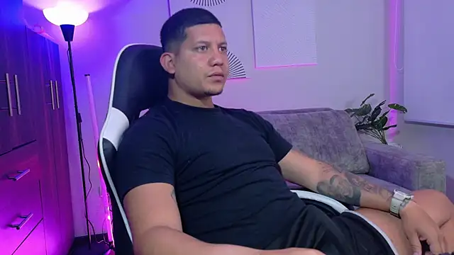  robertobaggioo online show from May 2026 12:23:01 PM