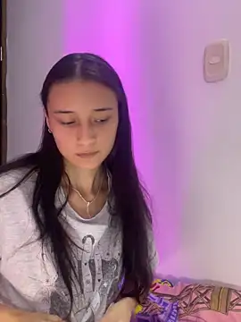 Snapshot of candy_deluxe chatting on May 2026 03:23:01 AM candy deluxe online show from May 2026 03:23:01 AM