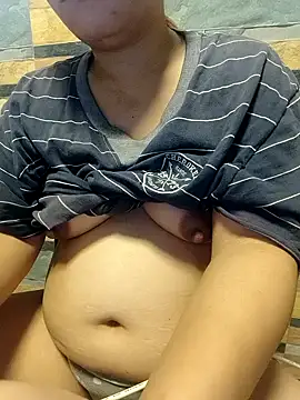 squirtshantal online show from December 2025 06:57:02 PM