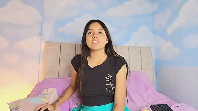 Aliclark online show from April 2026 07:06:02 PM