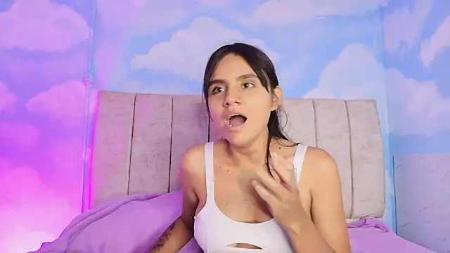 Aliclark online show from April 2026 06:56:02 PM